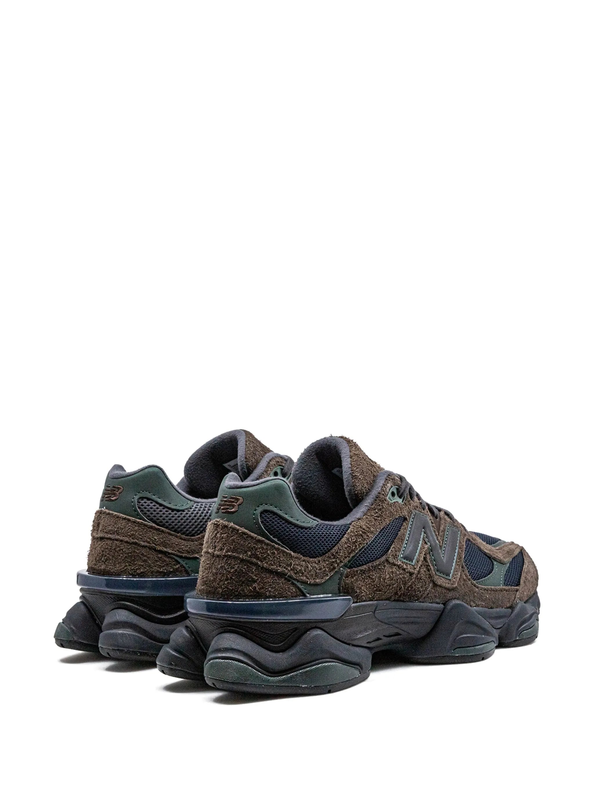 9060 Sneakers