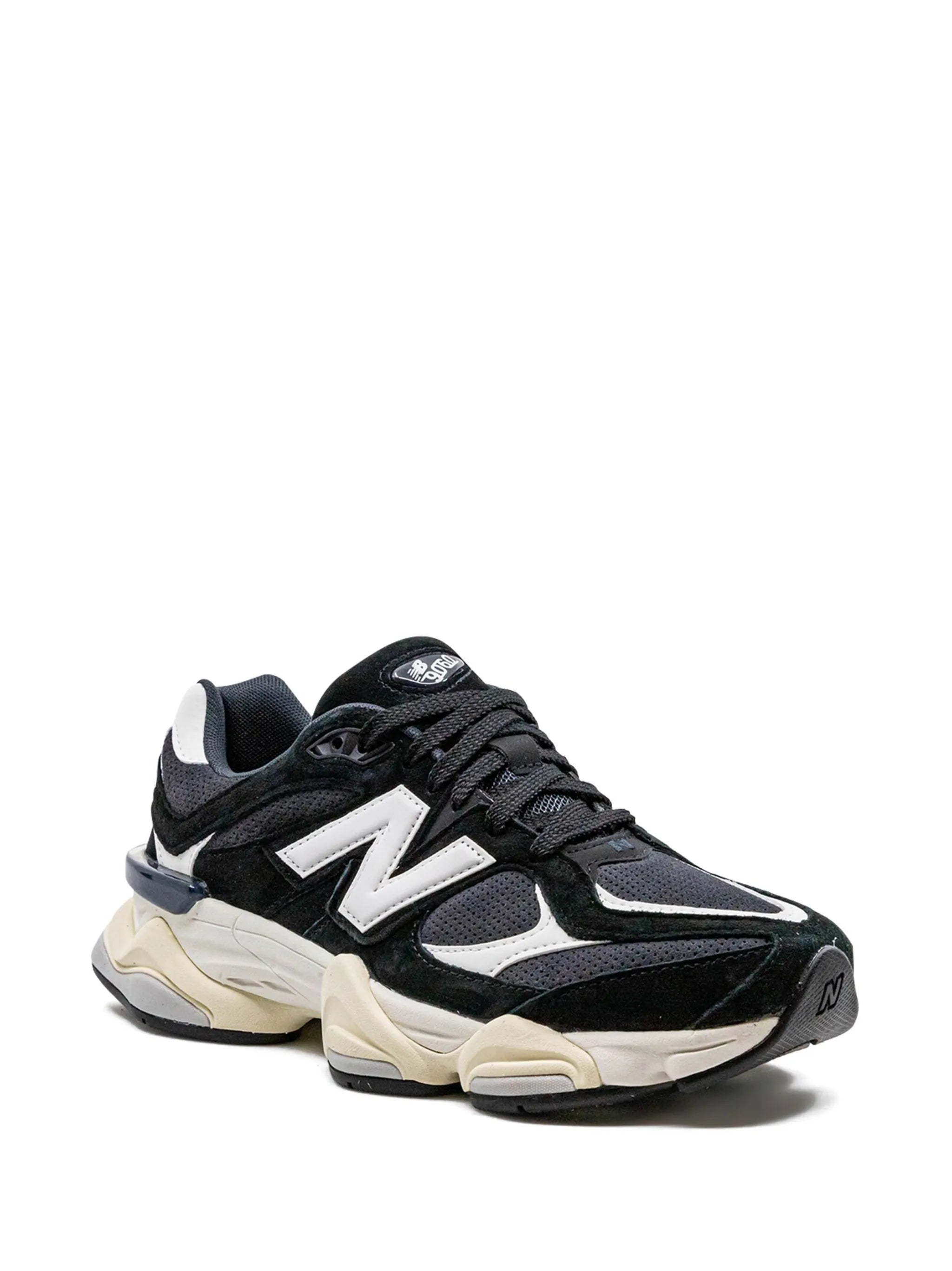 9060 Sneakers