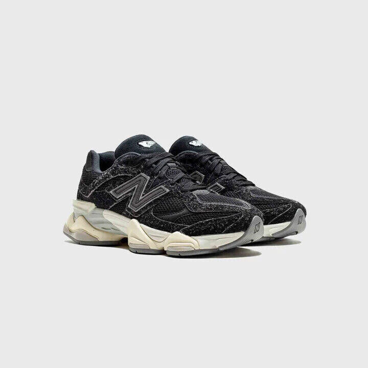 9060 Sneakers
