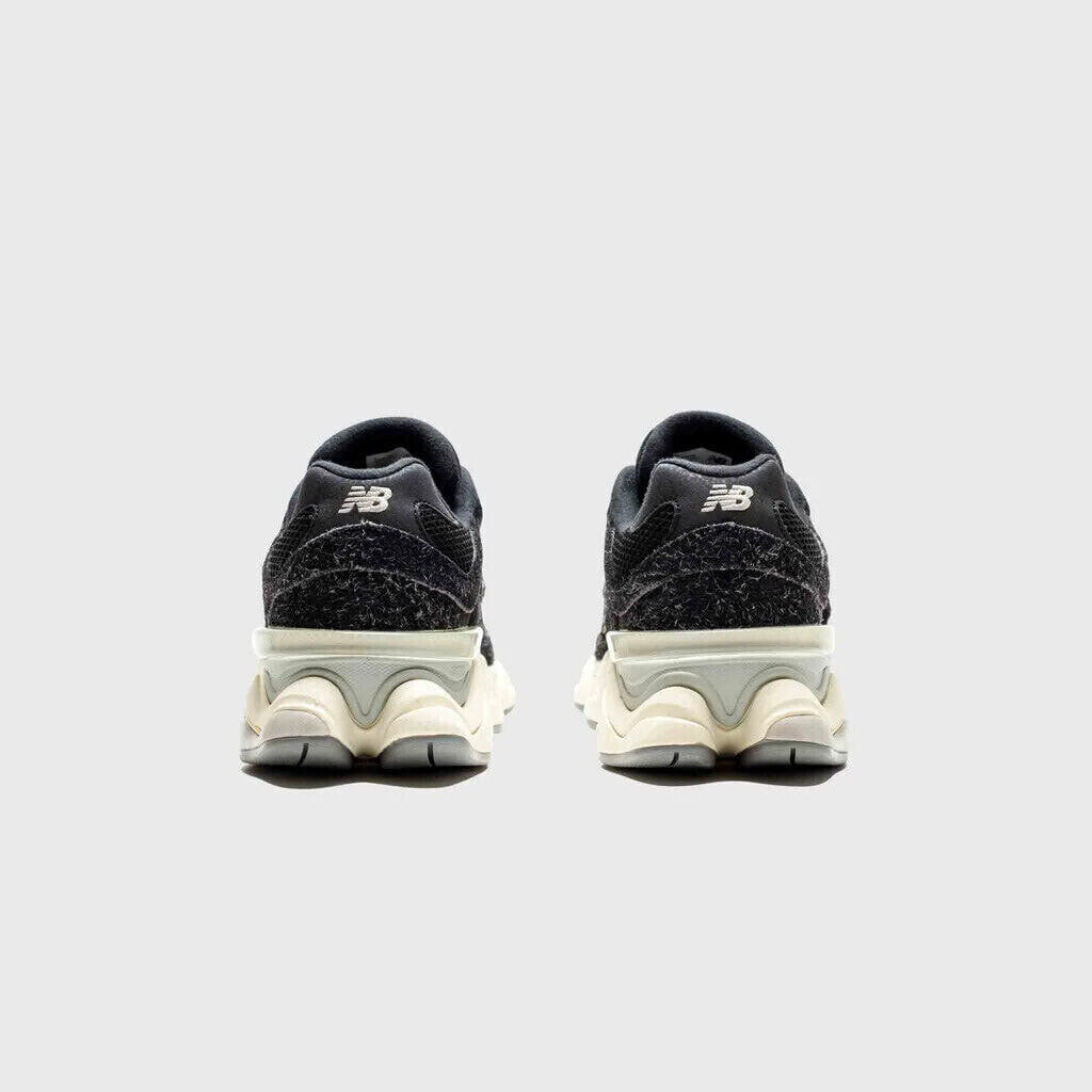 9060 Sneakers